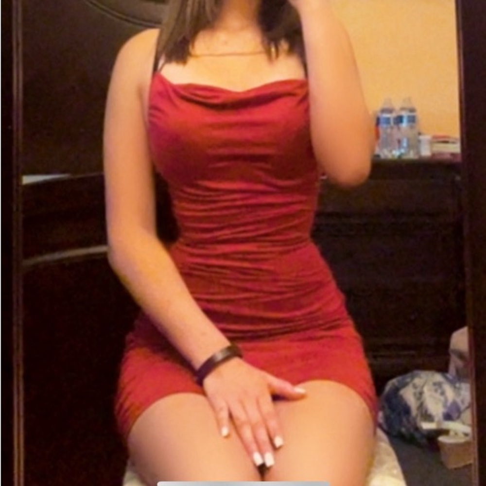 Red skin tight dress from Windsor